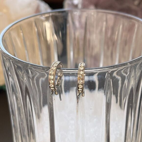 Vintage Silver Tone Huggie Earrings Clear Rhinestone Latch Closure 10mm Hoops - Picture 4 of 8